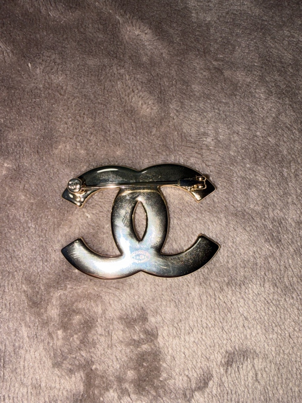 Chanel White  Brooch with Gold Trim - Picture 3 of 7